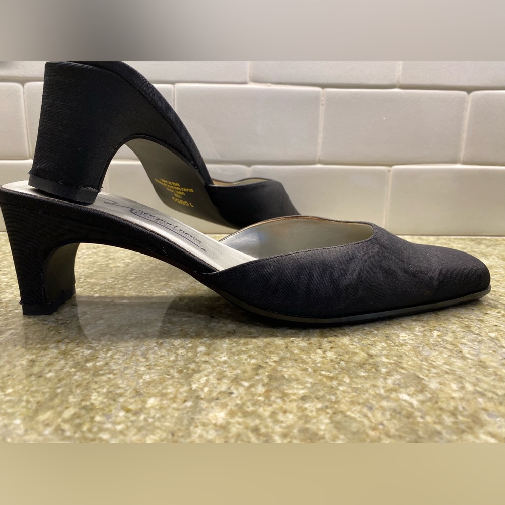 Newport News Black silk Mules